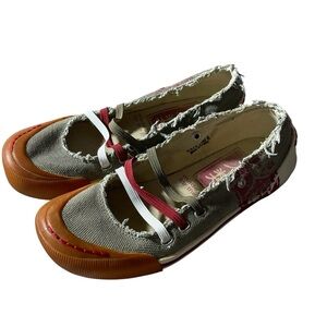 Z6- Stylish Women’s 8 Canvas slip on shoes